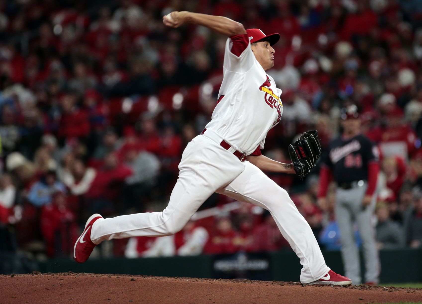 Cardinals, Nationals open NLCS at Busch